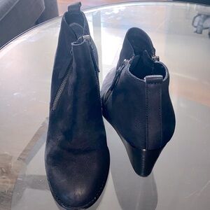 Caslon Ankle Boots 7 1/2.